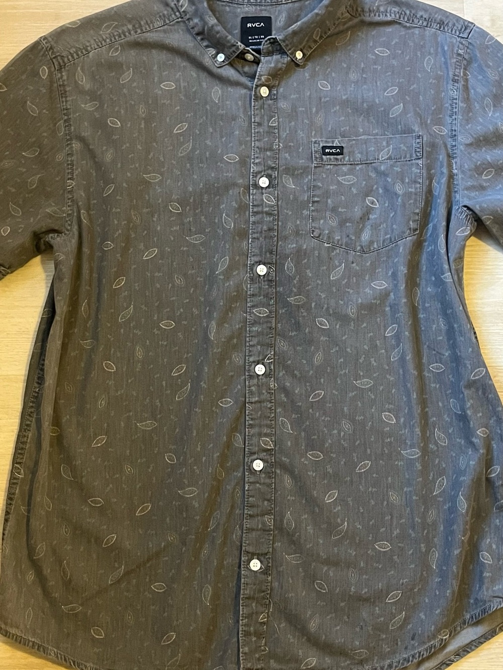 RVCA Men's Gray Paisley Printed Button-Down Shirt